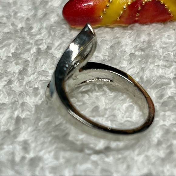 🦋Cute silver plate ring with rhinestone and inlay opal look/costume NWOT - Picture 4 of 9